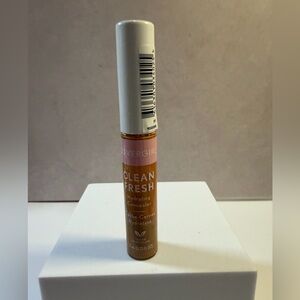 🩷5/$10 COVERGIRL Clean Fresh Hydrating Concealer - Warm Tan